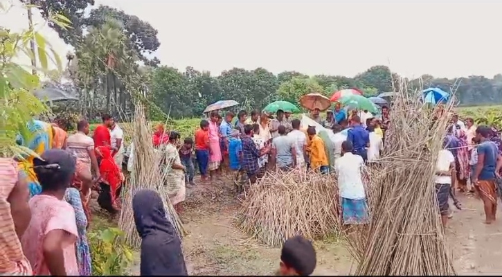 নওগাঁয় পটলক্ষেতে মিলল ব‍্যবসায়ীর মরদেহ 